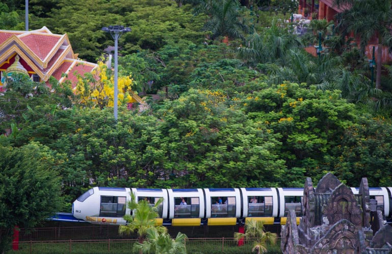 Tàu điện Monorail trên không Công viên Châu Á