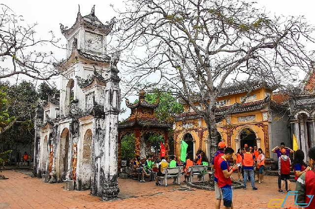 Cẩm nang du lịch Vân Đồn Quảng Ninh: chùa quan lạn