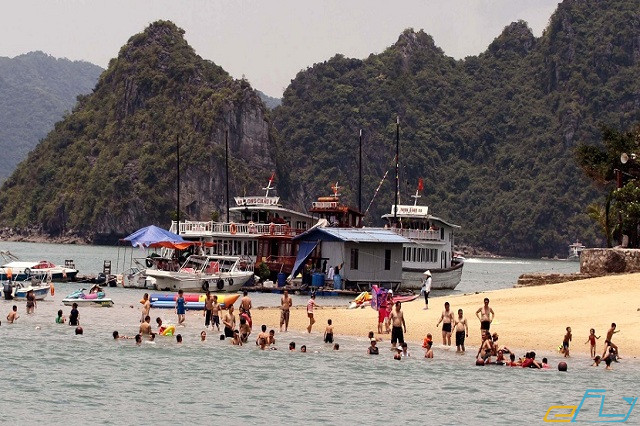 bãi biển ti tốp hạ long quảng ninh