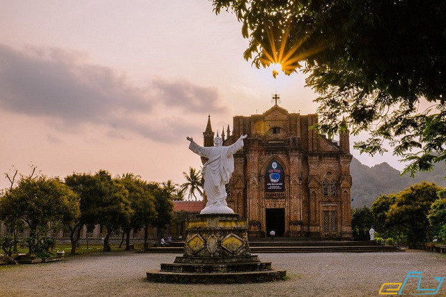 Những điểm du lịch ở Ninh Bình níu chân lữ khách