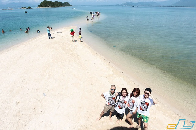 Review đảo Điệp Sơn Nha Trang: con đường trắng cát ở điệp sơn