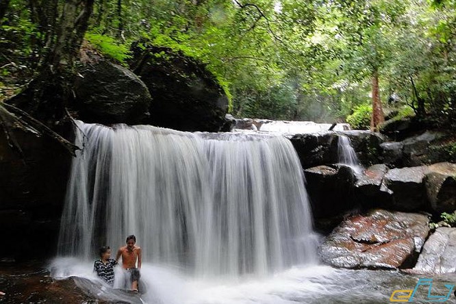 suối đá ngọn phú quốc địa điểm du lịch mùa hè ưu thích mùa hè