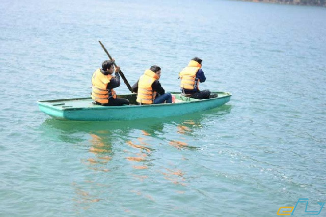 cẩm nang du lịch hồ Thung Nai chèo ghe