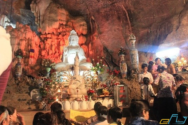 cẩm nang du lịch hồ Thung Nai: đền thờ bà chúa thác bờ